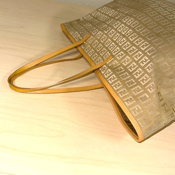 WOW POSHMARK - Authentic Fendi Extra Large Tote - Picture 8 of 16